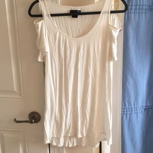 ☀️5/$25 White Shirt with cutout sleeve